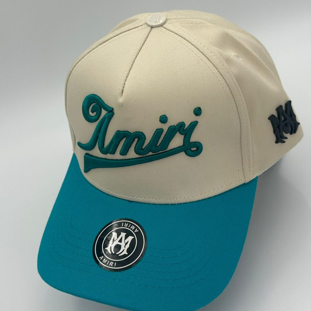 Gorra Amiri Beige & Turquesa – Estilo Exclusivo