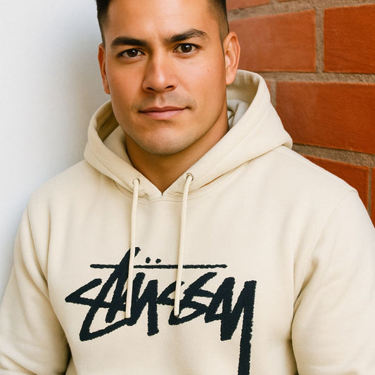 Buzo Capota Stüssy Blanco Crudo - Estilo Urbano y Confort Premium