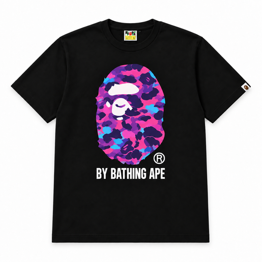 Camiseta negra By Bathing Ape con estampado camuflado morado
