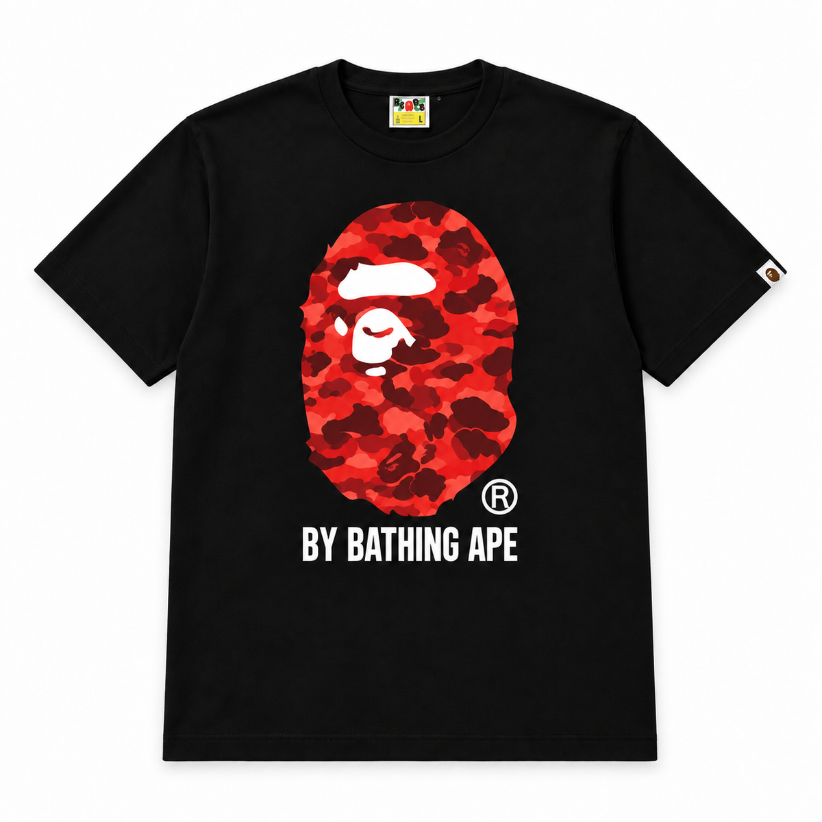 Camiseta negra By Bathing Ape con estampado camuflado rojo