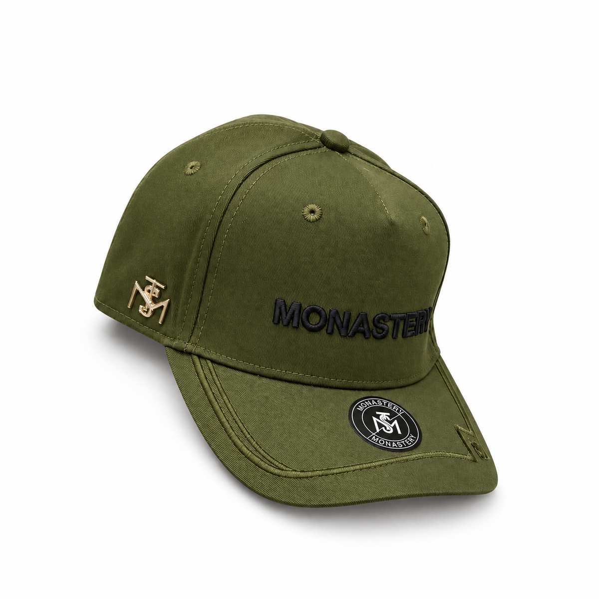 Gorra Monastery verde oliva con bordado negro en fondo blanco